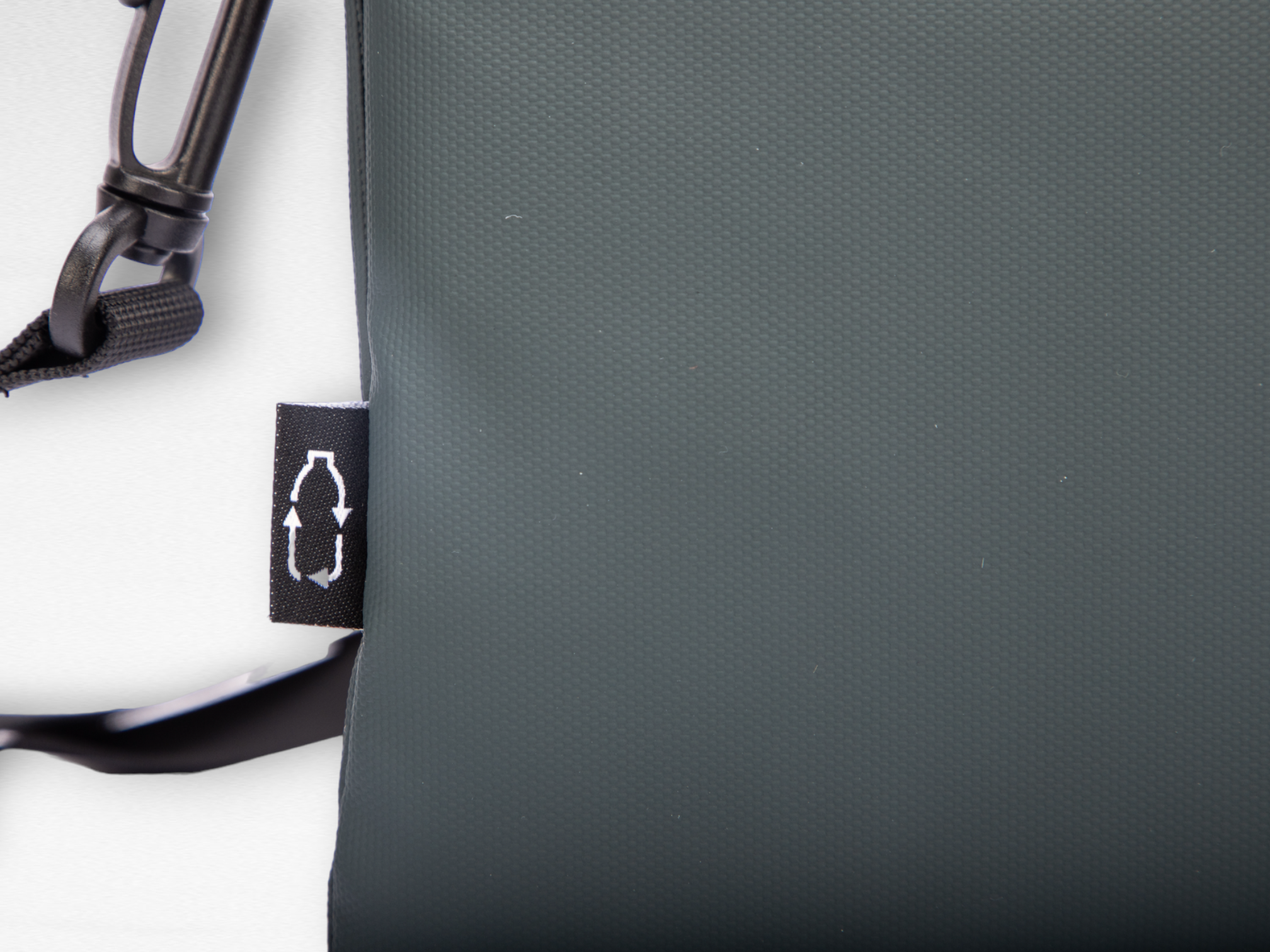 Pouch TOGO Sling bag - Recycled Fabrics 1.6L