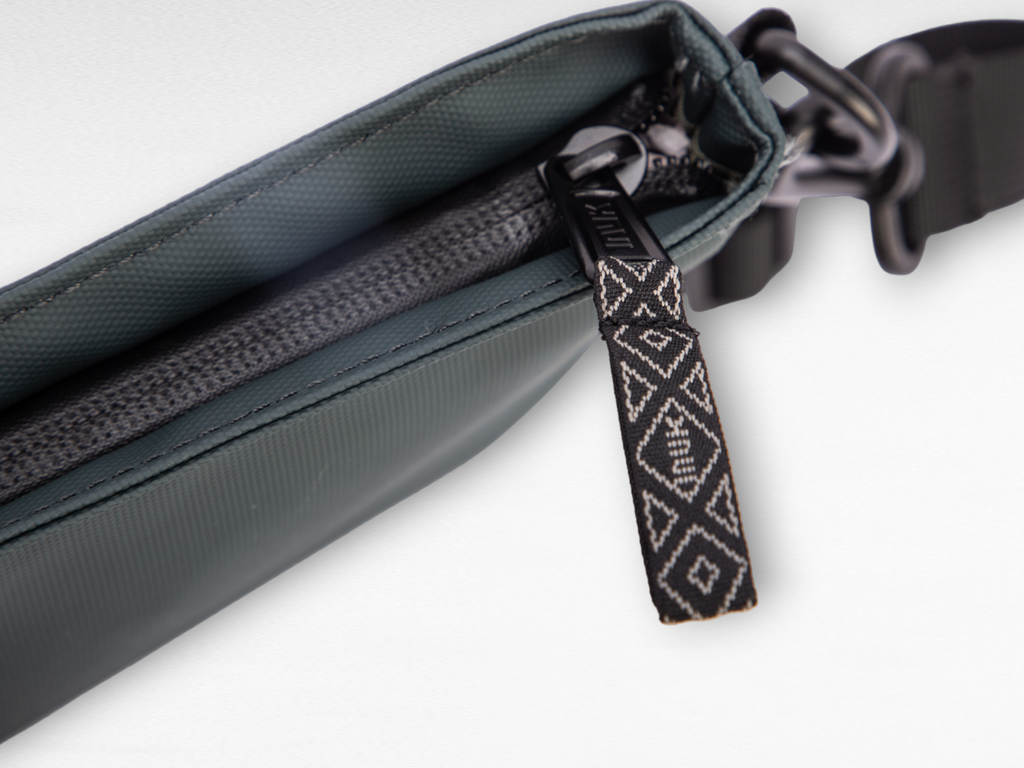 Pouch TOGO Sling bag - Recycled Fabrics 1.6L