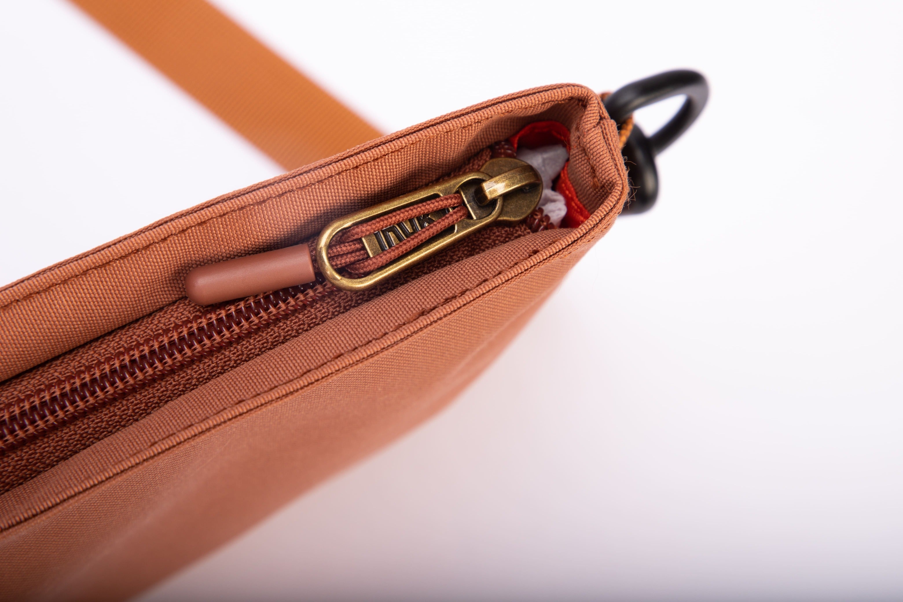 Pouch TOGO Sling bag - Recycled Fabrics 1.6L