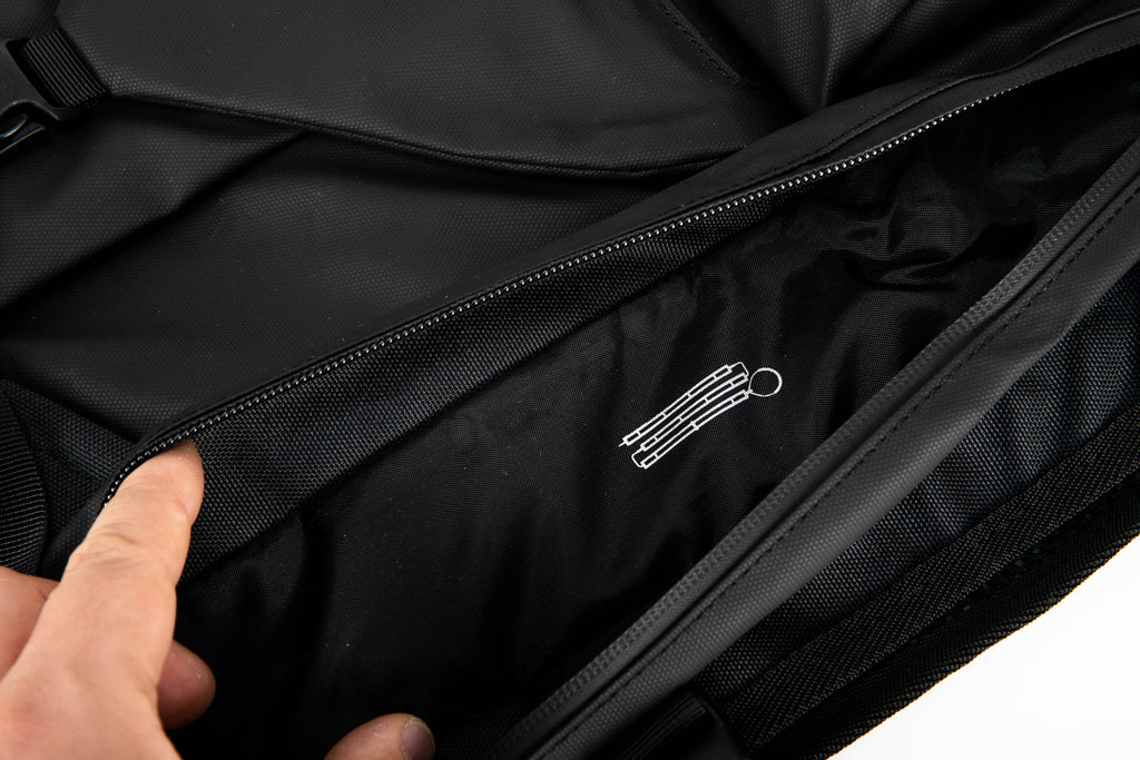 Summit Vest Backpack All Black